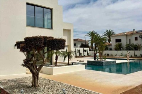 7 bedrooms House in Strovolos, Cyprus No. 100702 11