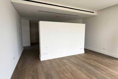 7 bedrooms House in Strovolos, Cyprus No. 100702 12