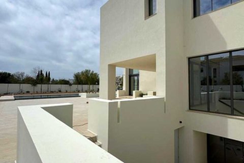 7 bedrooms House in Strovolos, Cyprus No. 100702 10