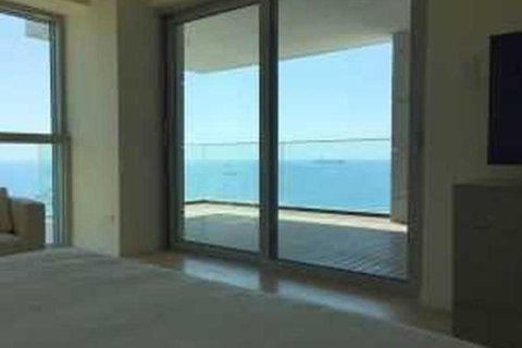 3 bedrooms Apartment in Limassol, Cyprus No. 32809 3