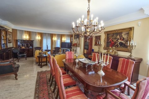 5 bedrooms Villa in Xuan Hoa, Vietnam No. 27669 19