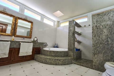 5 bedrooms Villa in Xuan Hoa, Vietnam No. 27669 20