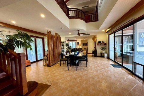 5 bedrooms Villa in Phuket, Thailand No. 96790 7