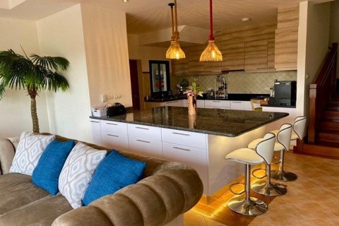 5 bedrooms Villa in Phuket, Thailand No. 96790 3