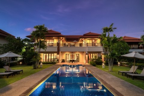 Villa in Phuket, Thailand No. 97394 1