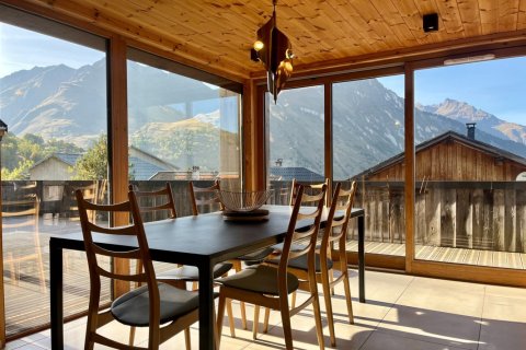 3 dormitorios Apartment en Les Belleville, France No. 100051 2