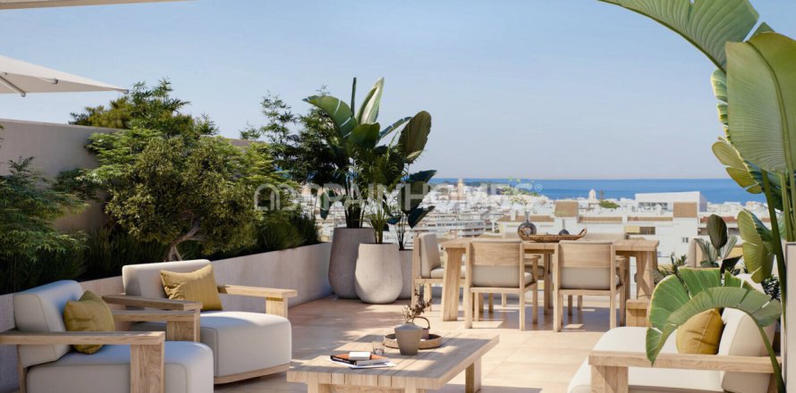 2 bedrooms Penthouse in Estepona, Spain No. 112817
