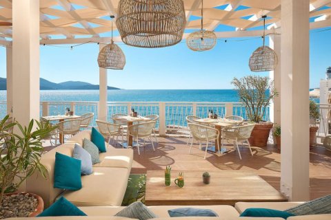 2 bedrooms Apartment in Tivat, Montenegro No. 66769 13