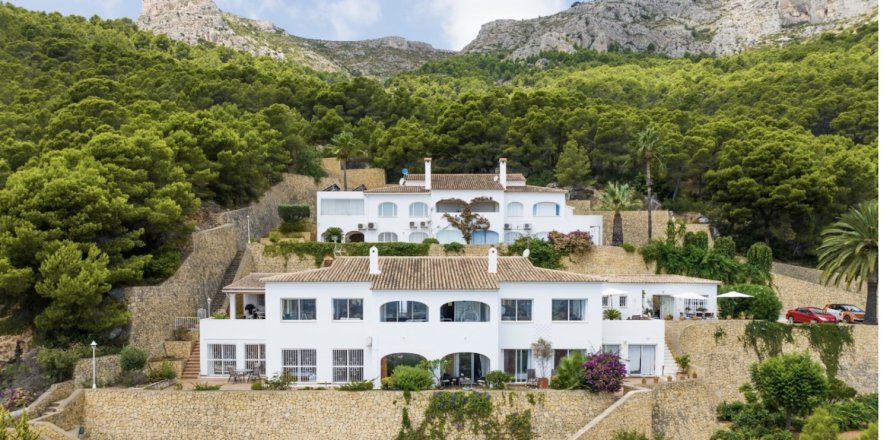 5 bedrooms Villa in Calpe, Spain No. 110646