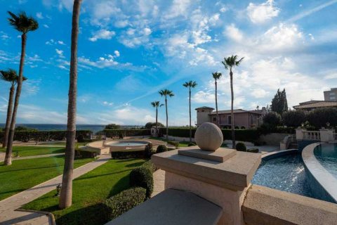 3 bedrooms Apartment in Pyrgos, Cyprus No. 41382 3