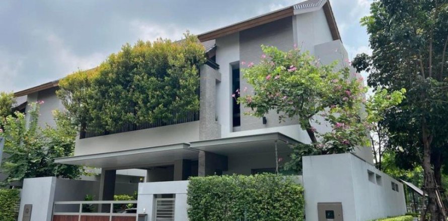 Studio Villa in Lat Phrao, Thailand No. 97265