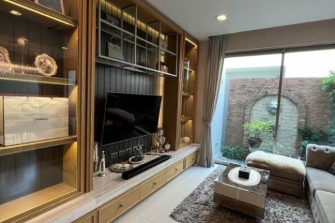 245m² Villa in Lat Phrao, Thailand No. 97265 3