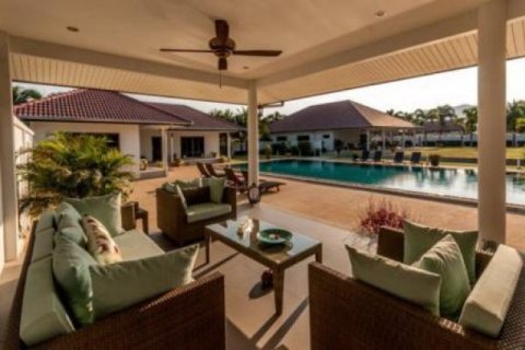 5 bedrooms Villa in Hua Hin, Thailand No. 95866 12