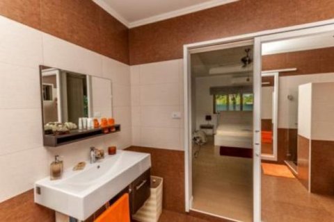 5 bedrooms Villa in Hua Hin, Thailand No. 95866 9