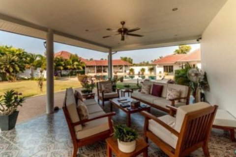 5 bedrooms Villa in Hua Hin, Thailand No. 95866 2
