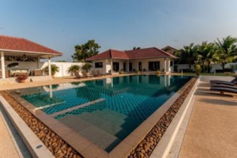 5 bedrooms Villa in Hua Hin, Thailand No. 95866 1