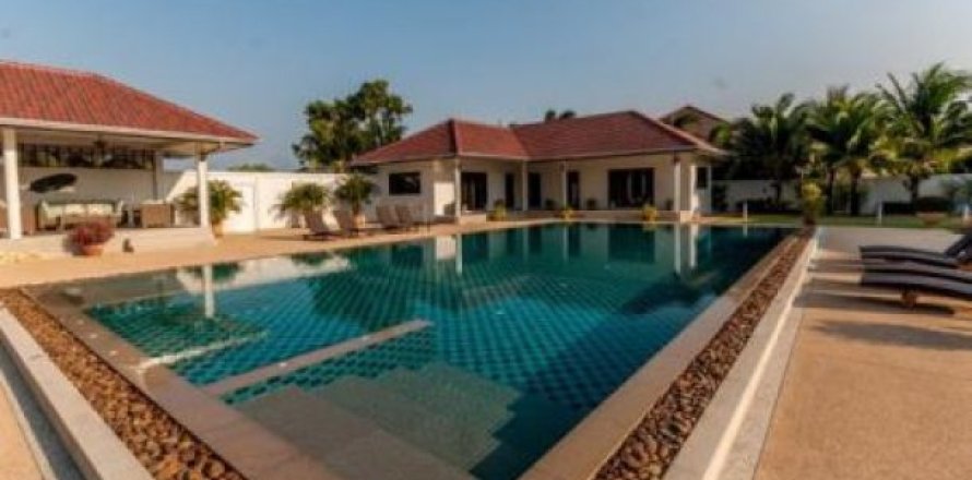 5 bedrooms Villa in Hua Hin, Thailand No. 95866