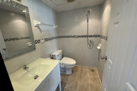 3 bedrooms Apartment in Bangkok, Thailand No. 97442 22