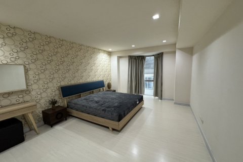 3 bedrooms Apartment in Bangkok, Thailand No. 97442 10
