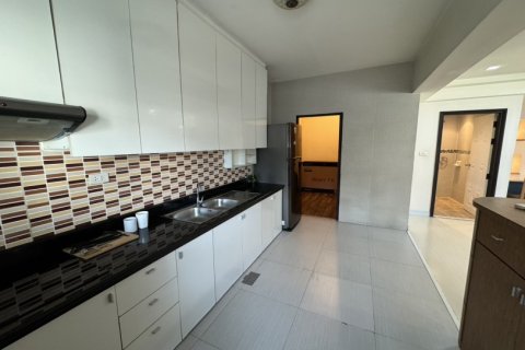 3 bedrooms Apartment in Bangkok, Thailand No. 97442 26