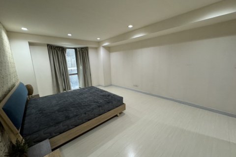 3 bedrooms Apartment in Bangkok, Thailand No. 97442 12