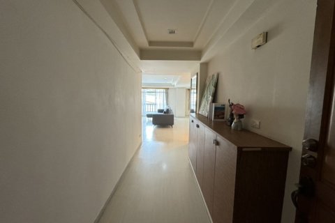 3 bedrooms Apartment in Bangkok, Thailand No. 97442 13