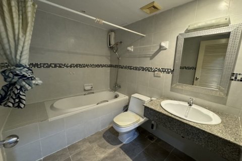 3 bedrooms Apartment in Bangkok, Thailand No. 97442 21