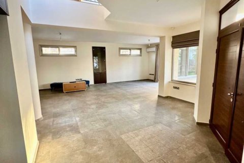 6 bedrooms House in Mesa Geitonia, Cyprus No. 65328 4