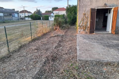 3 bedrooms House in Berneuil, France No. 69430 6