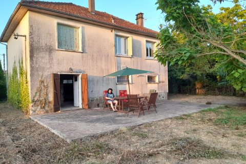 3 bedrooms House in Berneuil, France No. 69430 2