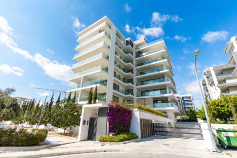 3 bedrooms Penthouse in Agios Tychonas, Cyprus No. 83600 2