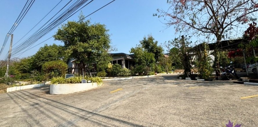 4 bedrooms Commercial property in Chiang Mai, Thailand No. 98154