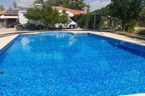 Commercial property in Klirou, Cyprus No. 81014 8