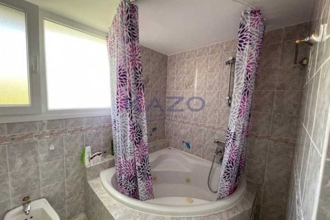 Дом с 4 спальнями в Лимассол, Кипр №63413 8