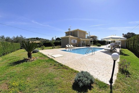 3 bedrooms Villa in Corfu, Greece No. 51994 1