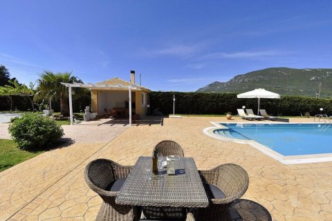 3 bedrooms Villa in Corfu, Greece No. 51994 9
