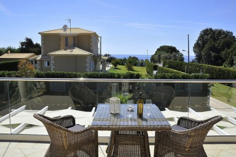 3 bedrooms Villa in Corfu, Greece No. 51994 8