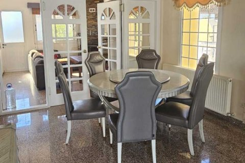 5 bedrooms House in Agios Athanasios, Cyprus No. 84118 7