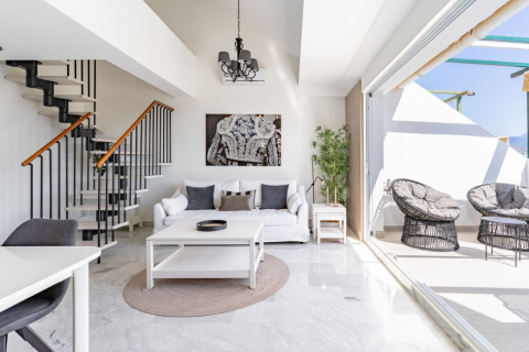 2 bedrooms Duplex in Nueva Andalucia, Spain No. 92366