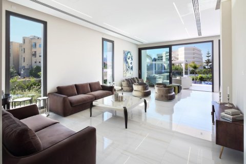 4 bedrooms Villa in Limassol, Cyprus No. 106183 6