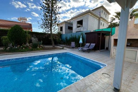 4 bedrooms House in Limassol, Cyprus No. 66585 2