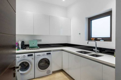 5 bedrooms Villa in Pegeia, Cyprus No. 81331 11