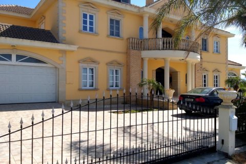 6 dormitorios Villa en Nicosia, Cyprus No. 106309