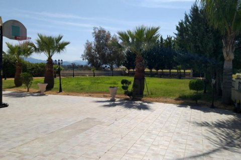 6 bedrooms Villa in Nicosia, Cyprus No. 106309 8