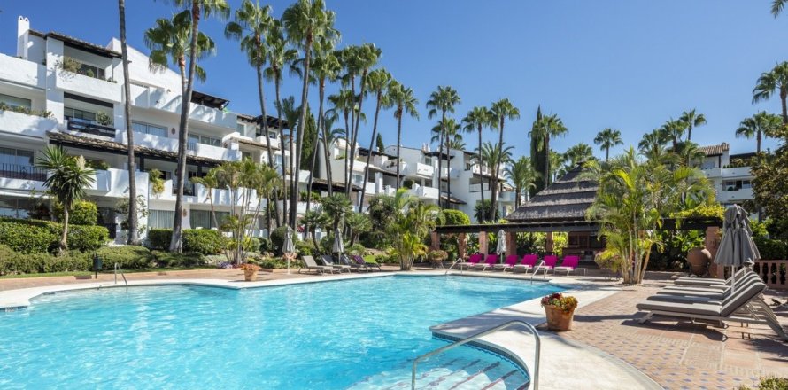 3 dormitorios Bungalow en Marbella, Spain No. 110900