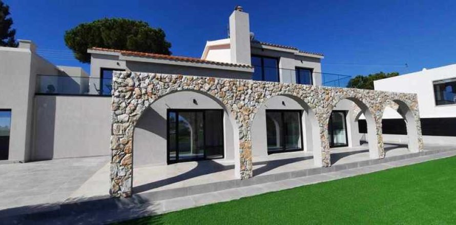 Дом с 3 спальнями в Эпископи, Кипр №101660