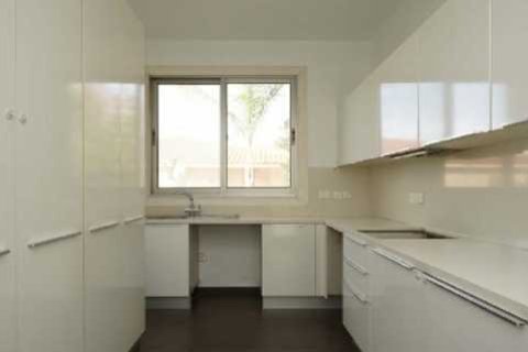 4 bedrooms House in Tseri, Cyprus No. 80773 8