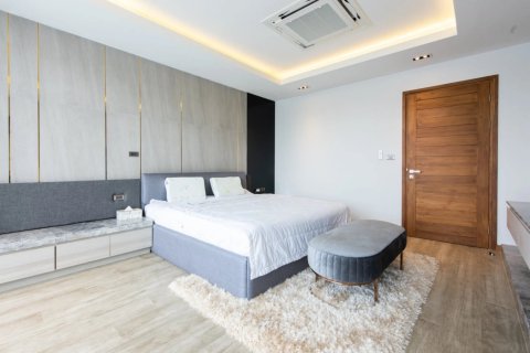 4 bedrooms House in Chiang Mai, Thailand No. 1483 9