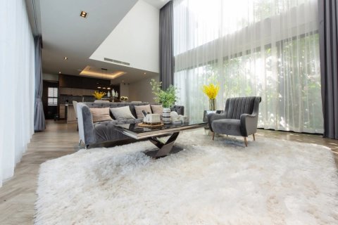 4 bedrooms House in Chiang Mai, Thailand No. 1483 3