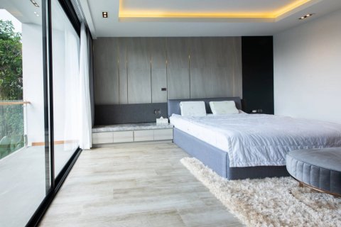 4 bedrooms House in Chiang Mai, Thailand No. 1483 8